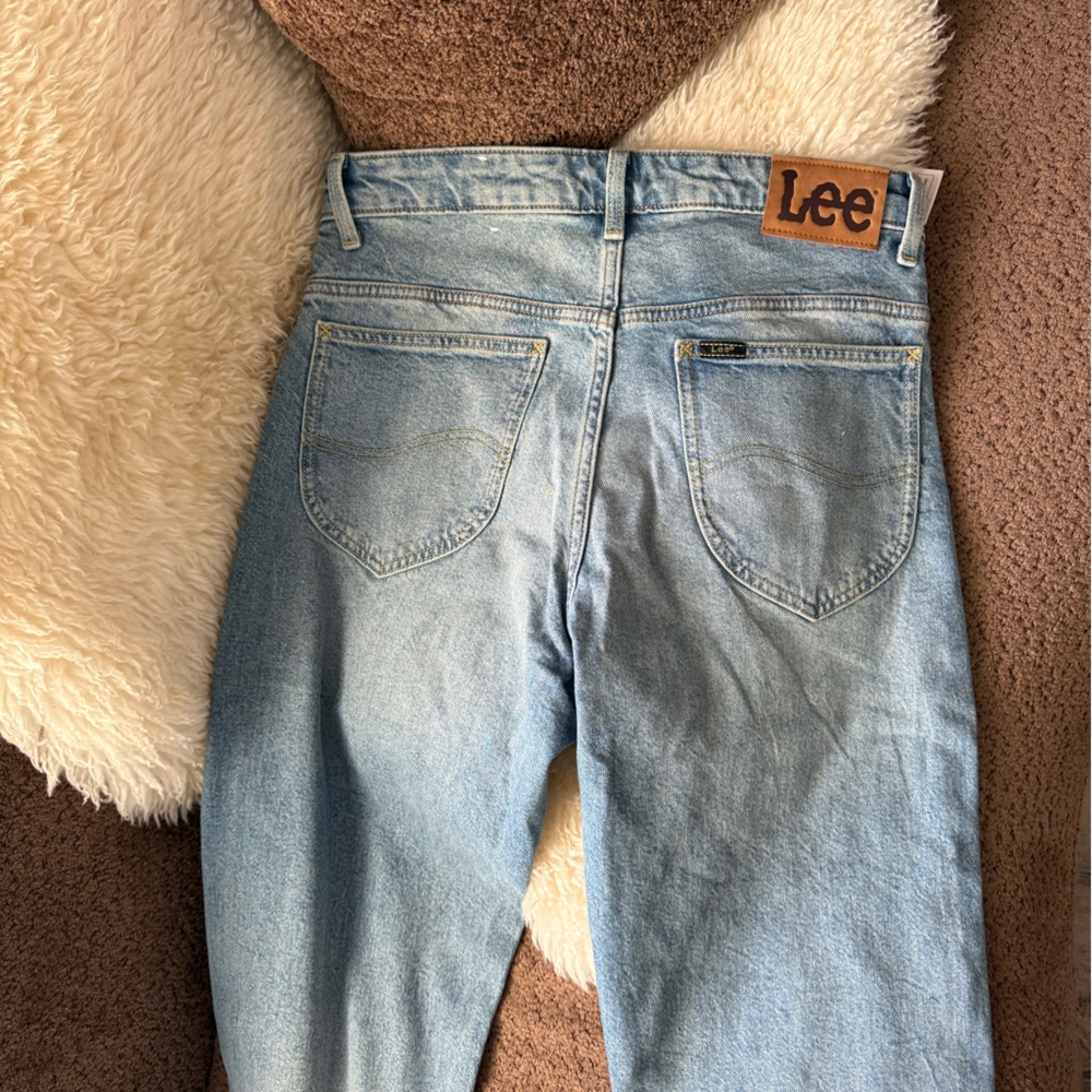 Lee Mid Rise Rider Straight Jeans in the Shade to the Sky - Picture 5 of 6